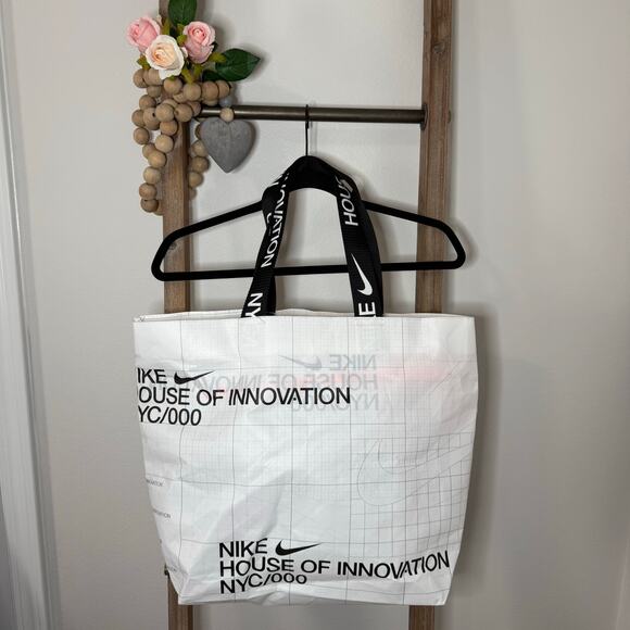 Nike House of Innovation White Black Tote with Zipper - Picture 1 of 11